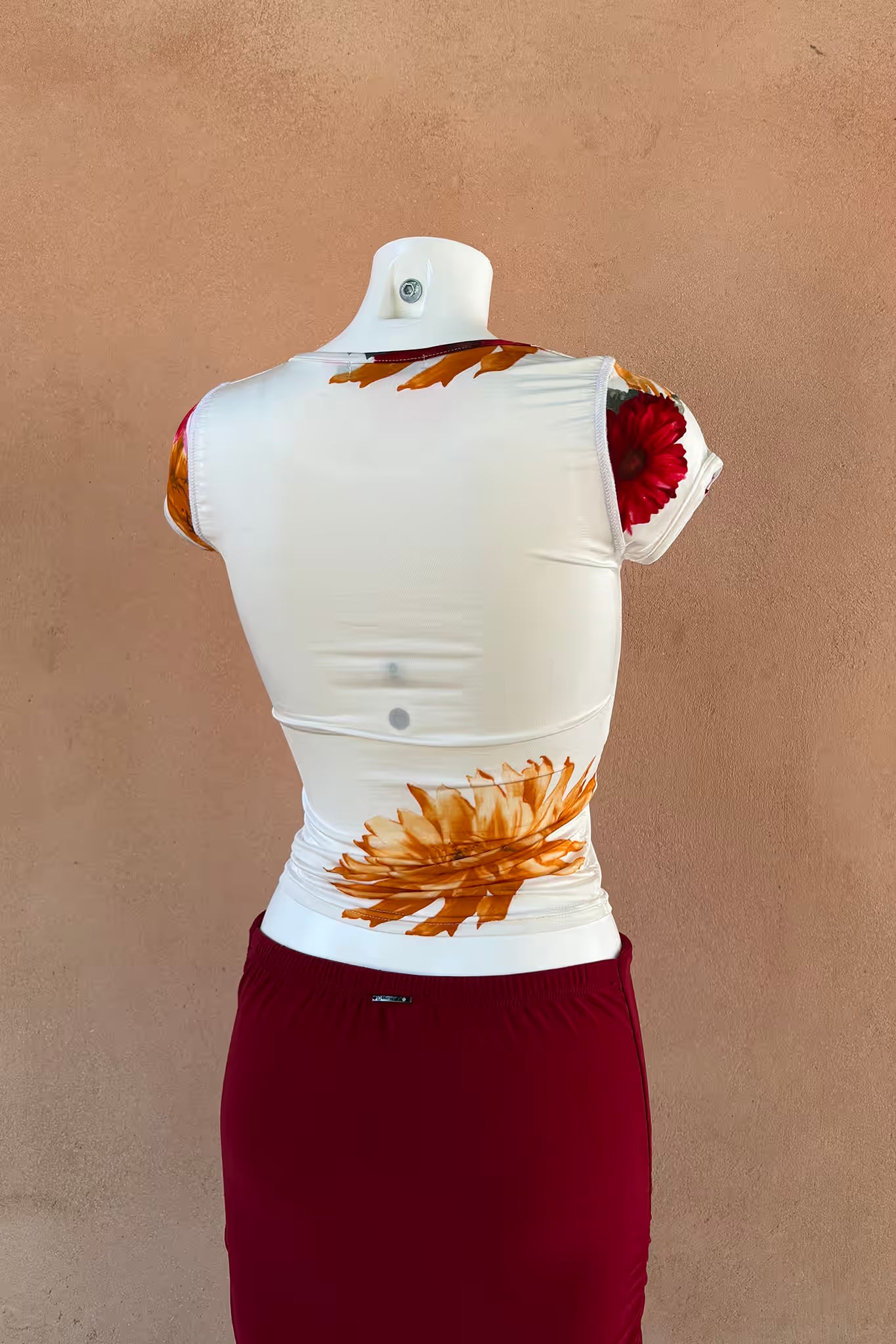 The Rinascimento Elastic Floral Tee