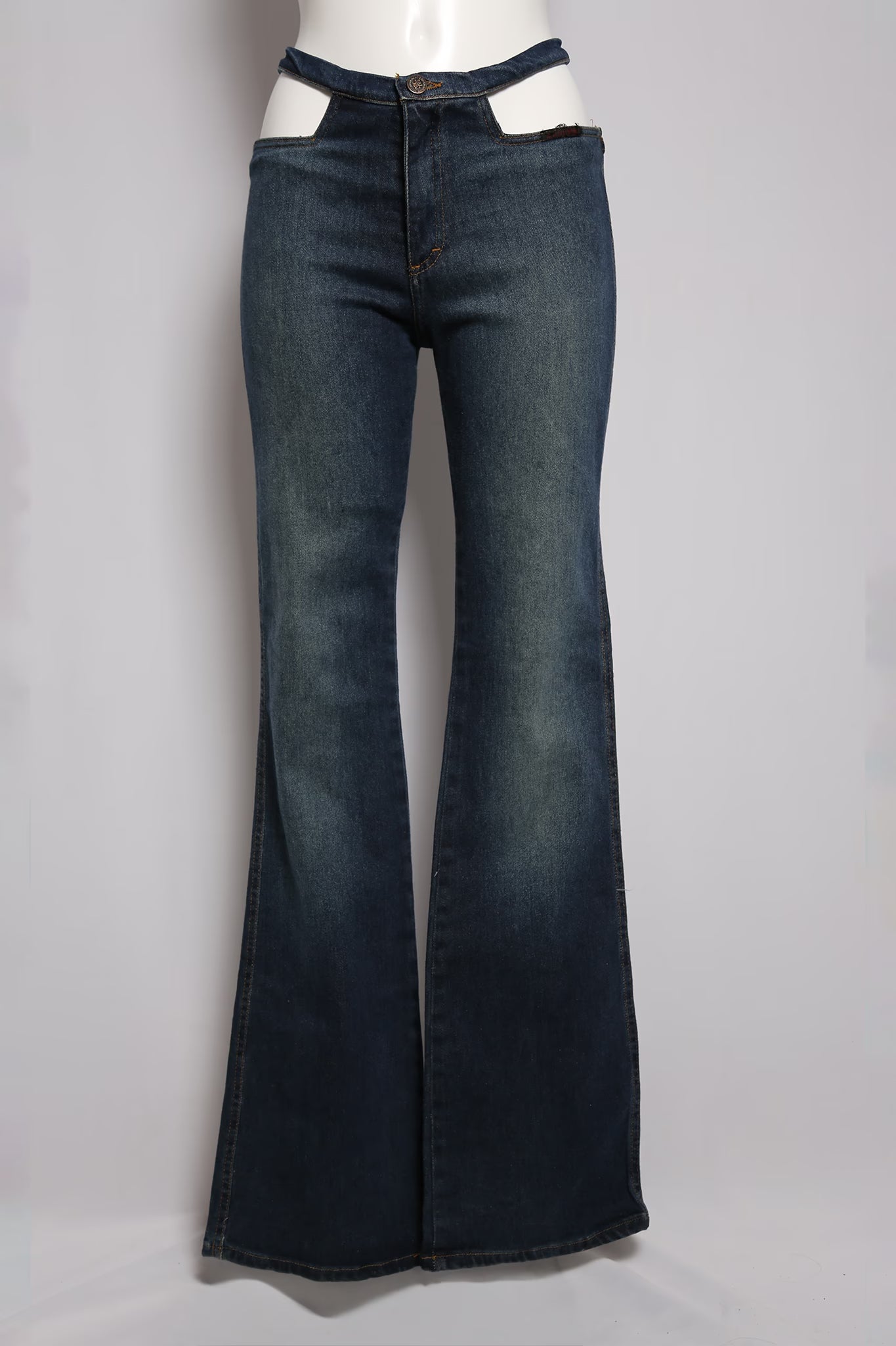 The 90s “Missing Pockets” Flared Denim