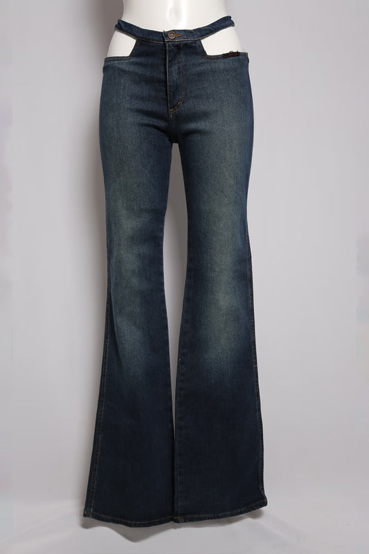 The 90s “Missing Pockets” Flared Denim