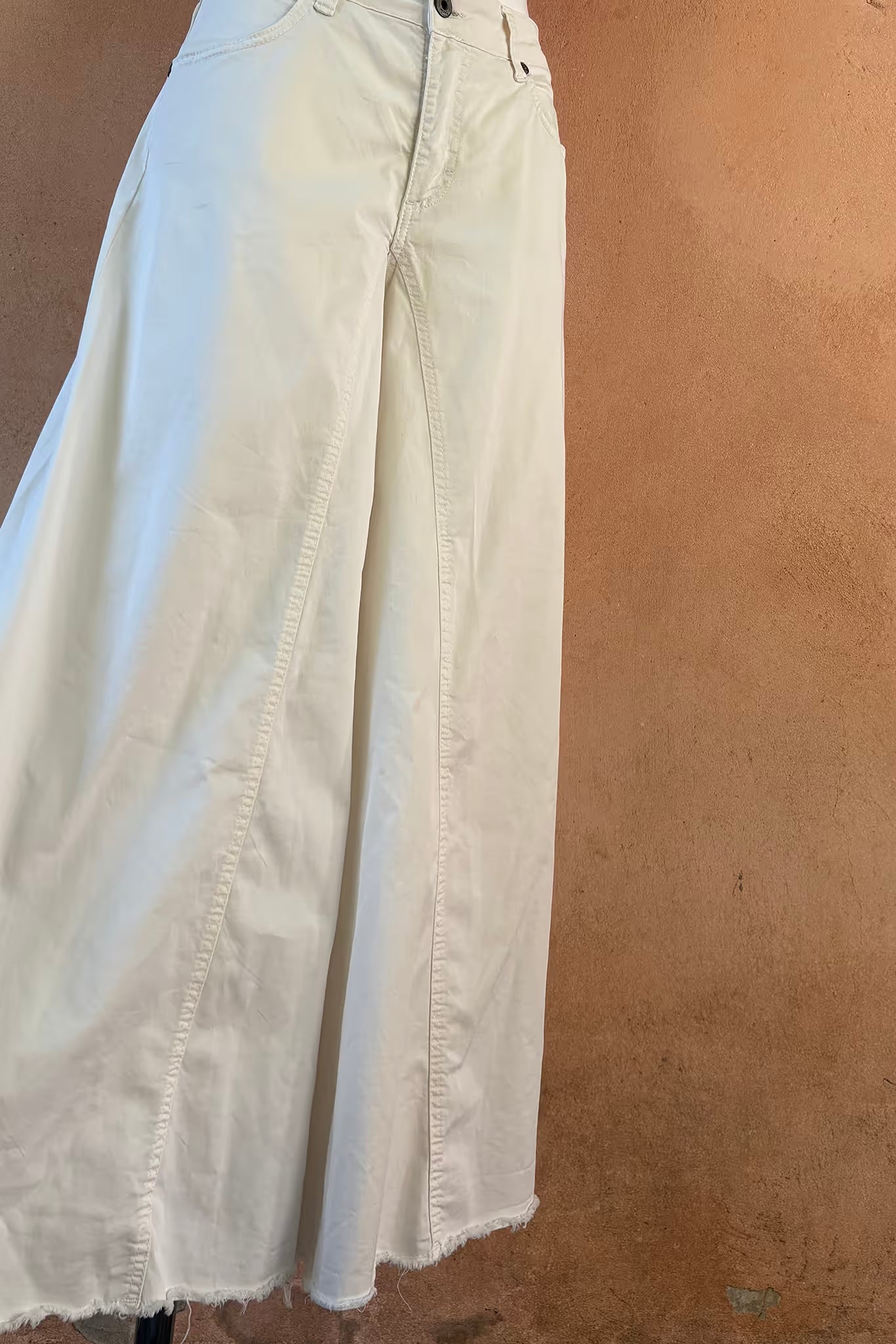 The White Wide-Leg Jeans