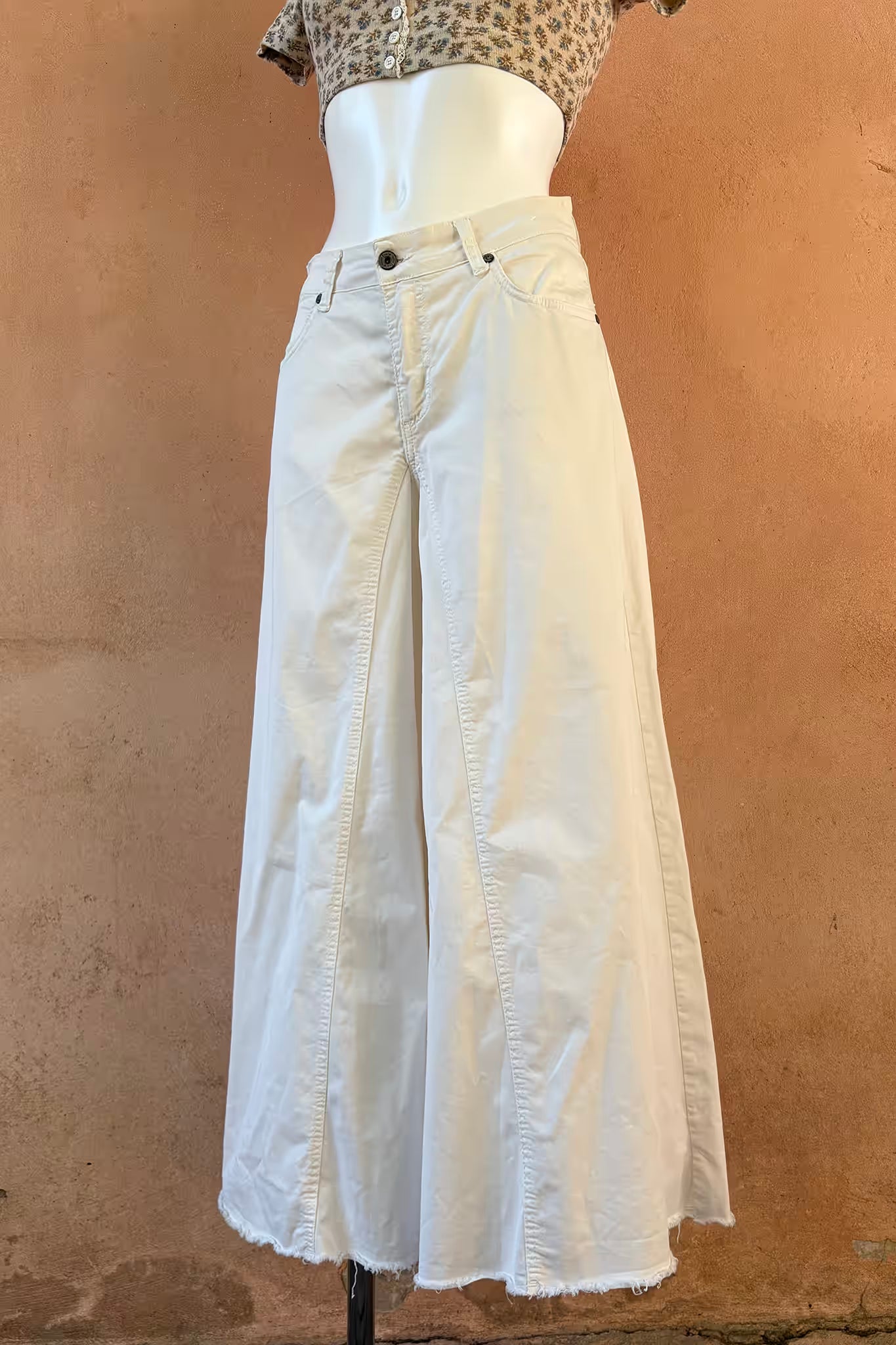 The White Wide-Leg Jeans