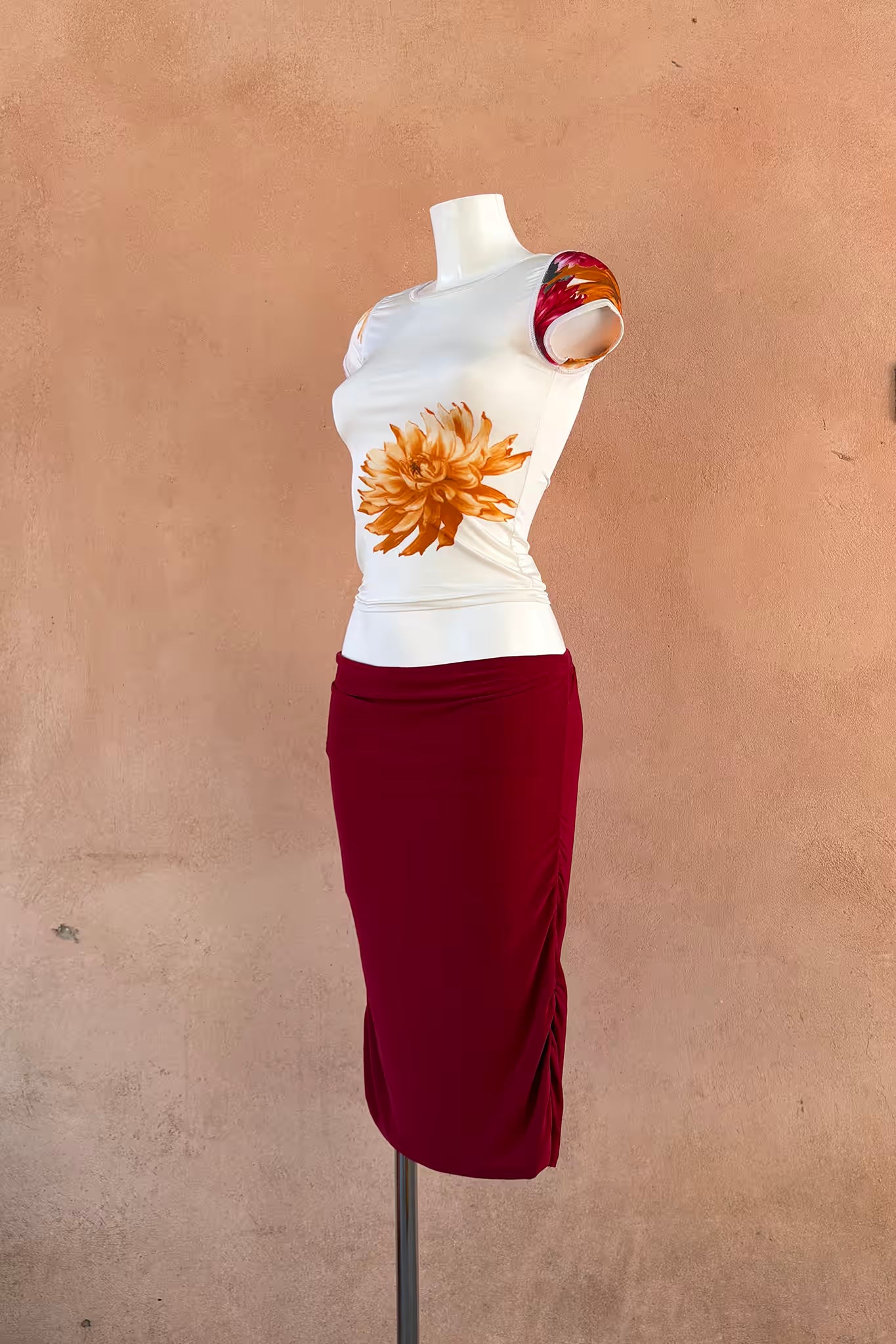 The Rinascimento Elastic Floral Tee