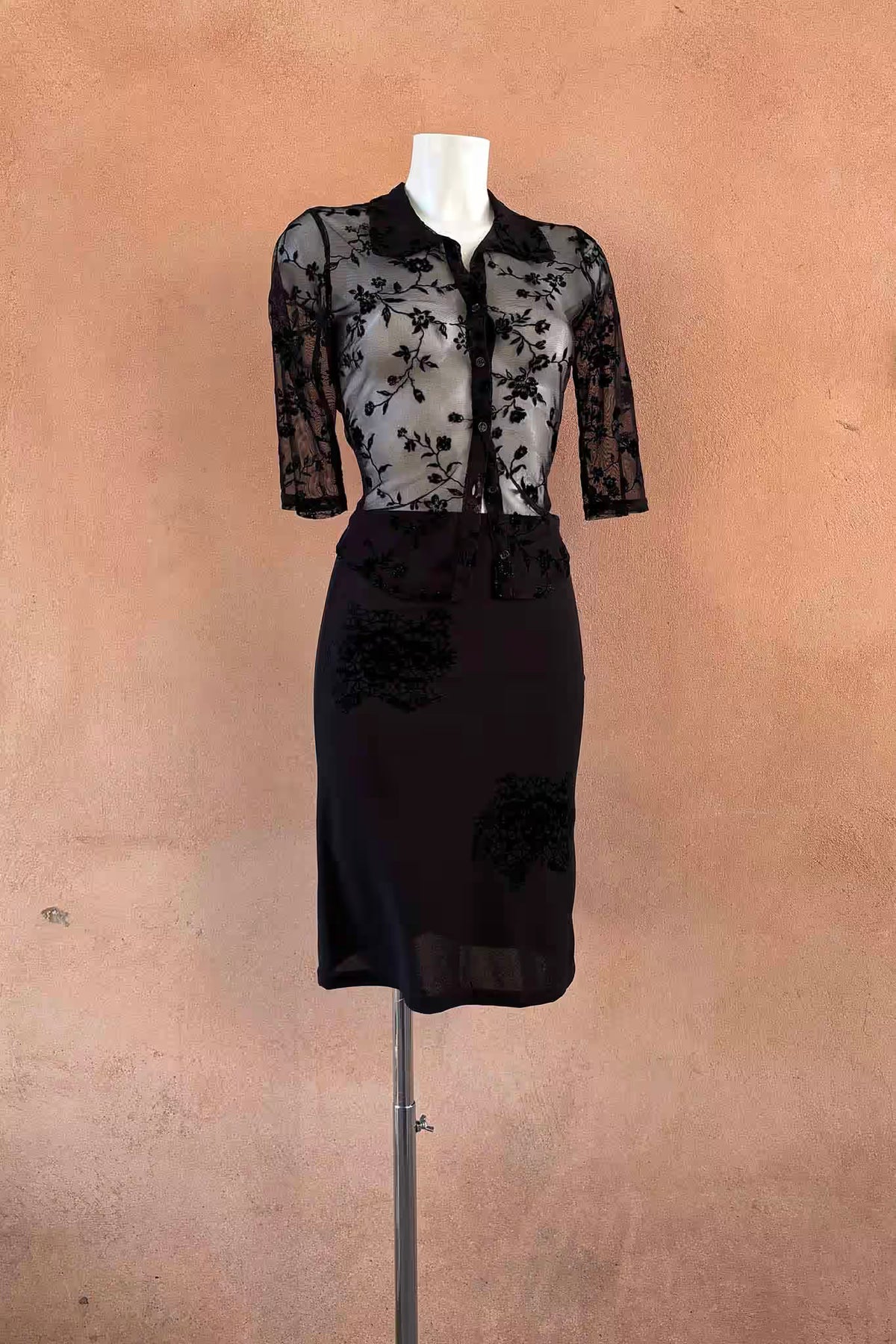 The Black Tonal Velvet Motif 90s Skirt